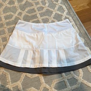 White and Gray Tennis Skirt Size M
